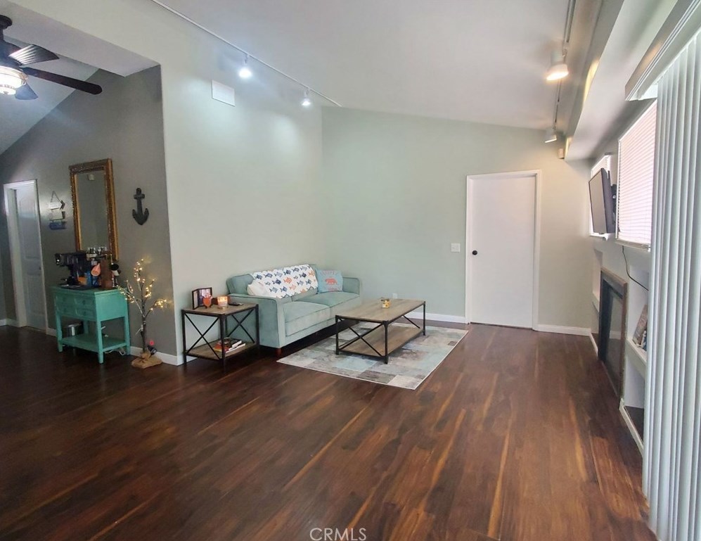 14770 Tigertail Rd, Apple Valley CA  92307-5249 exterior