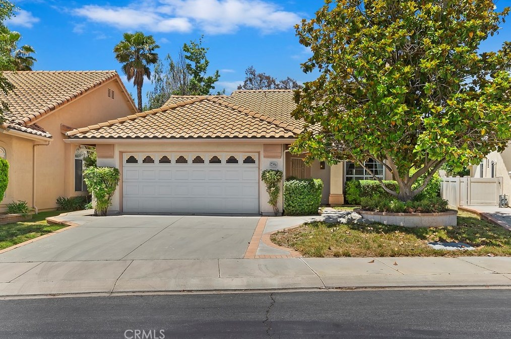 1407 Paradise Island Ln, Banning, CA 92220-5451