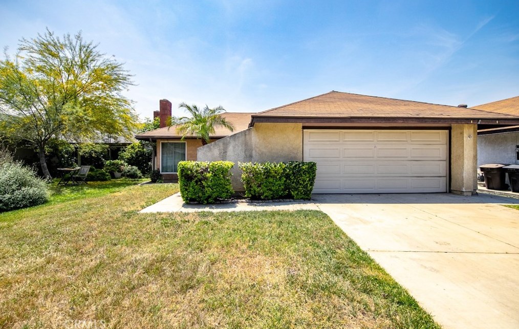 867 Smallwood St, Colton, CA 92324
