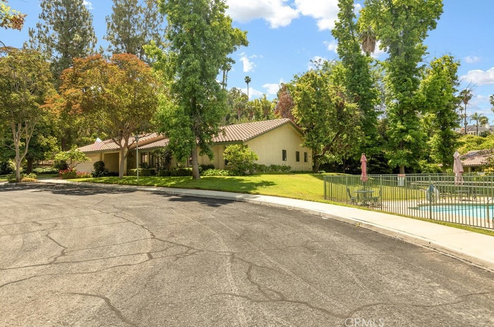 1127 Kimberly Pl, Redlands, CA 92373