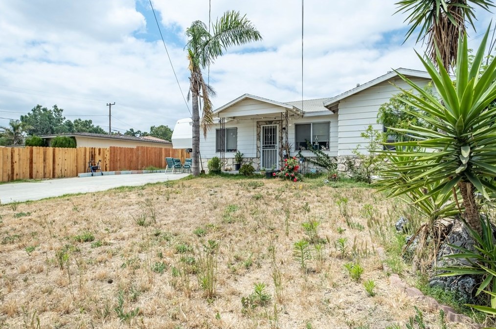 17794 Citron Ave, Fontana, CA 92335-5141