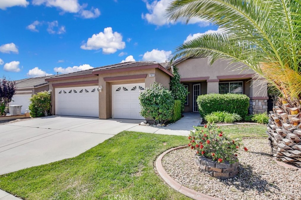 13873 Plantain St, Hesperia, CA 92344