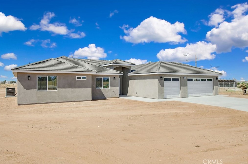 17050 Muscatel St, Hesperia, CA 92345