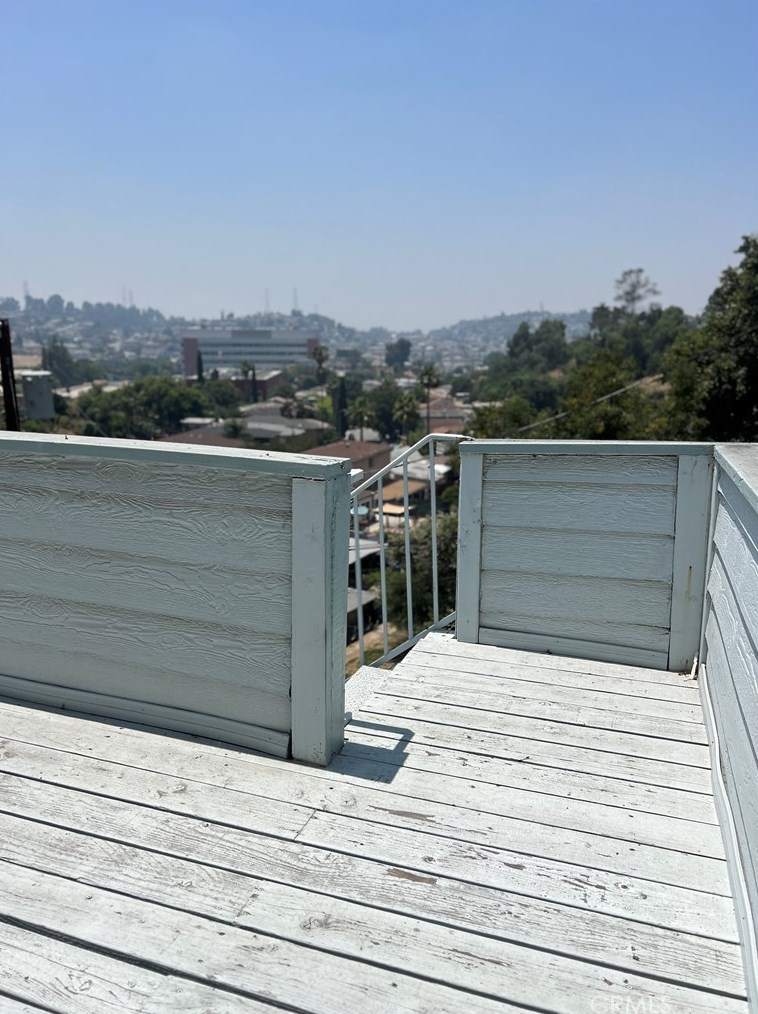 2046 Barnett Way, Los Angeles, CA 90032-4106