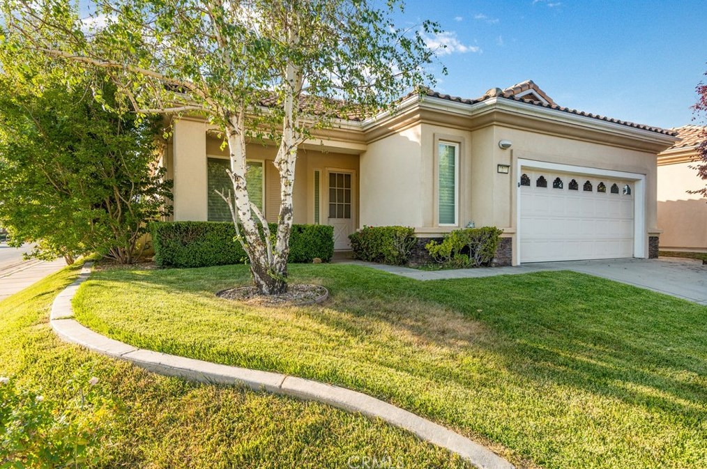 6299 Myrtle Beach Dr, Banning, CA 92220-7546
