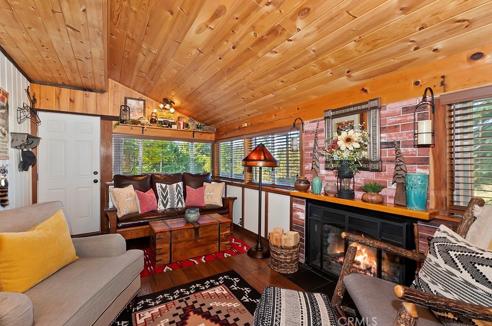26325 Forest Ln, Twin Peaks, CA 92391