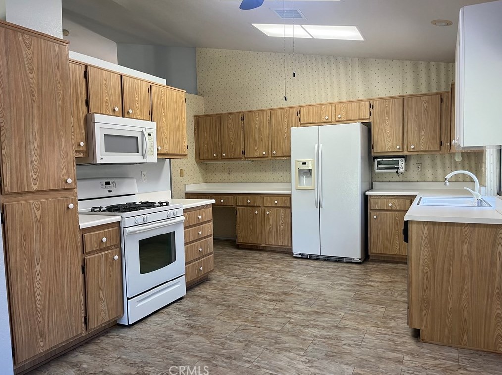 10660 Deerfield Dr, Beaumont, CA 92223