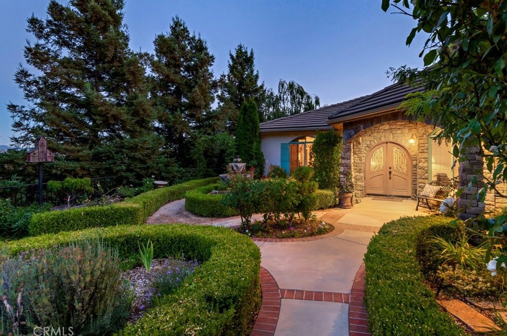 42915 Wingate Dr, Banning, CA 92220-1594