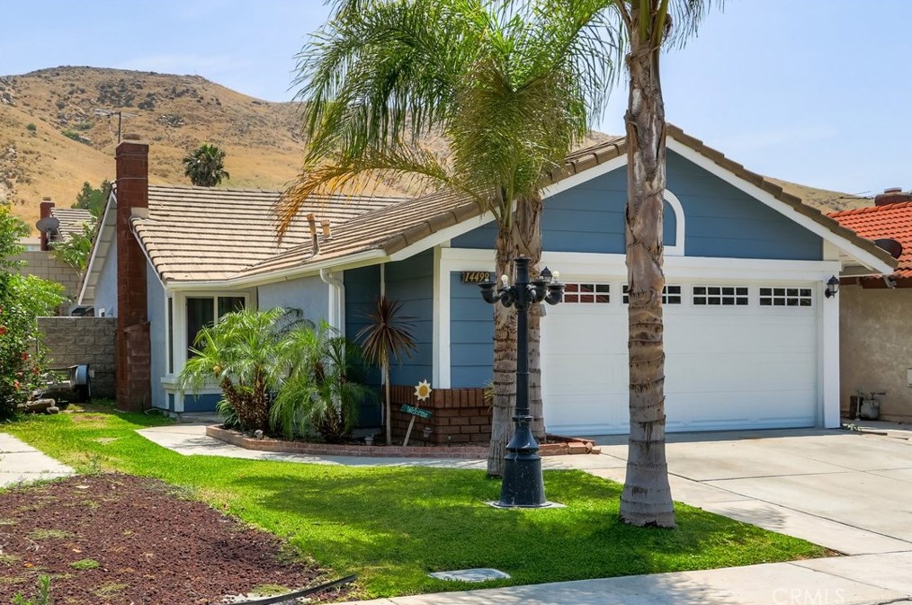 14499 Hillcrest Dr, Fontana, CA 92337-2819