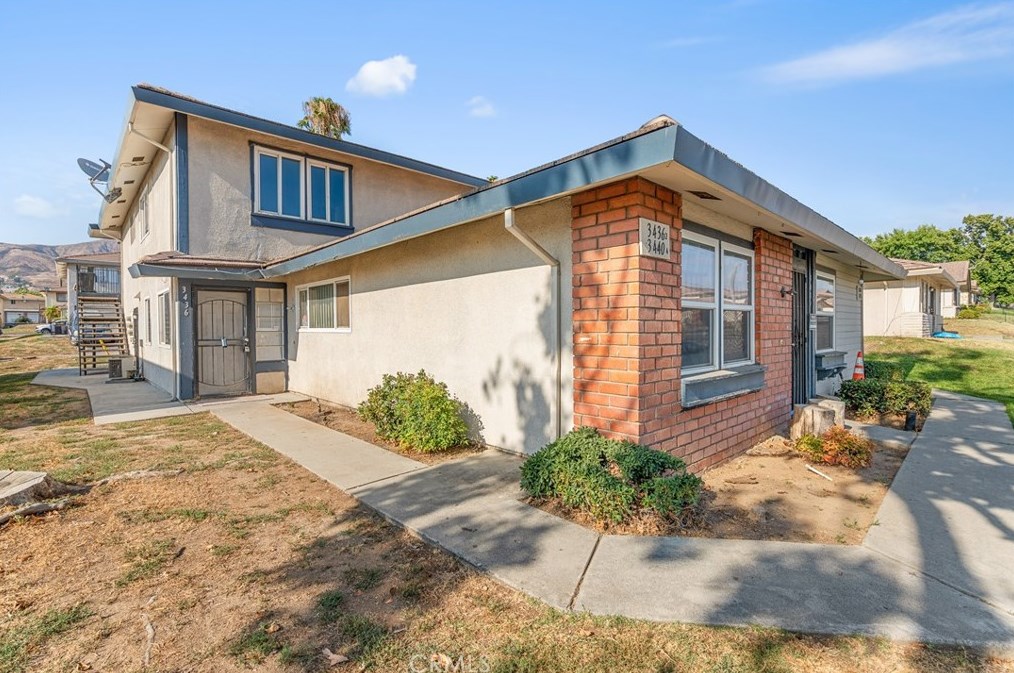 3436 Rainbow Ln, Highland, CA 92346