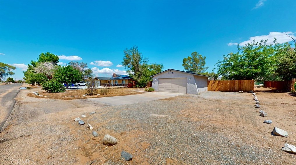 14711 Quinnault Rd, Apple Valley, CA 92307