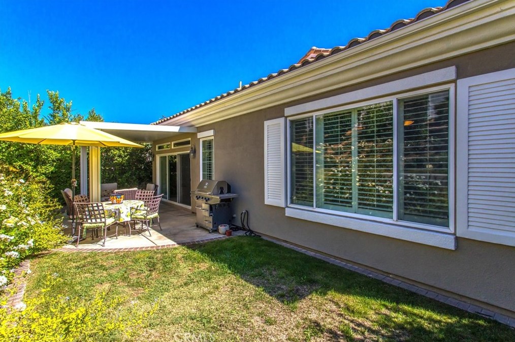 6253 Ponte Verde Cir, Banning CA  92220-7532 exterior