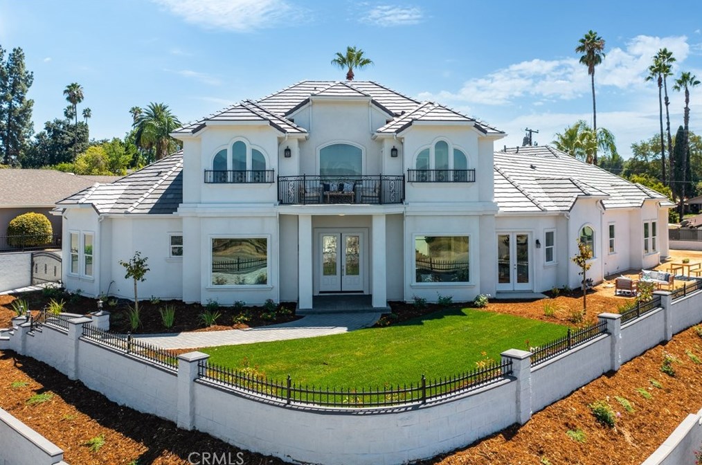 302 E Sunset Dr N, Redlands, CA 92373