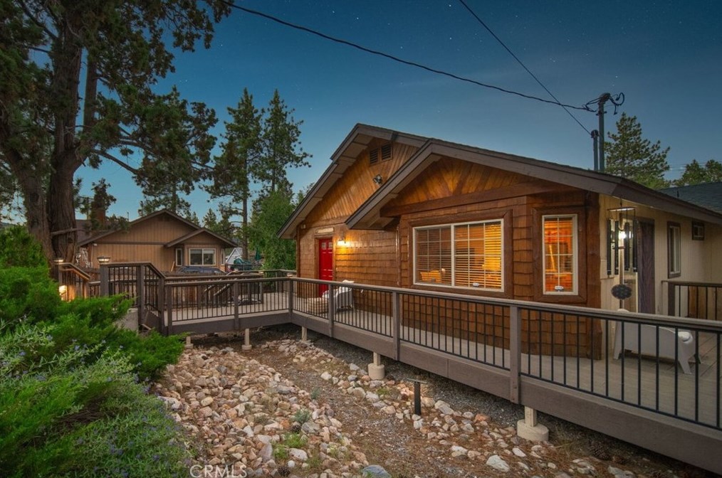 202 Muroc Dr, Big Bear City, CA 92314