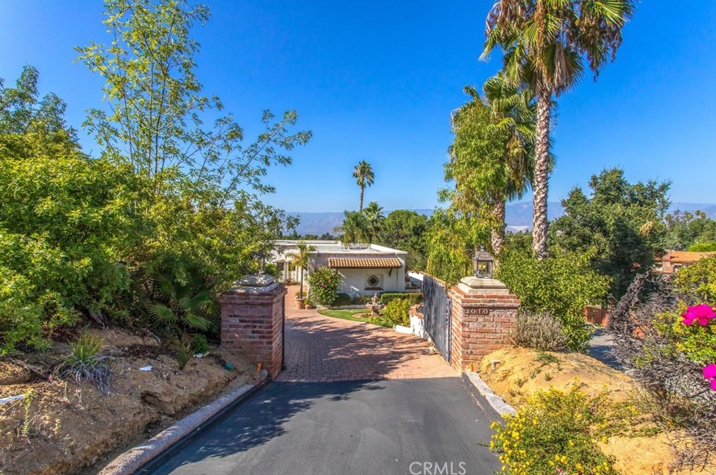 2010 Vinton Way, Redlands, CA 92373