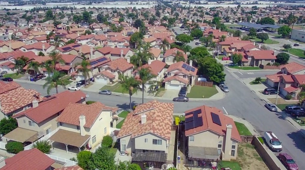 15481 Tobarra Rd, Fontana CA  92337-9059 exterior