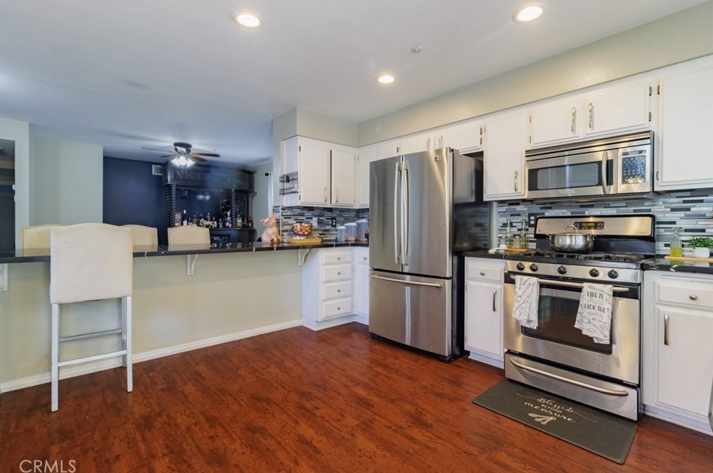 15481 Tobarra Rd, Fontana CA  92337-9059 exterior