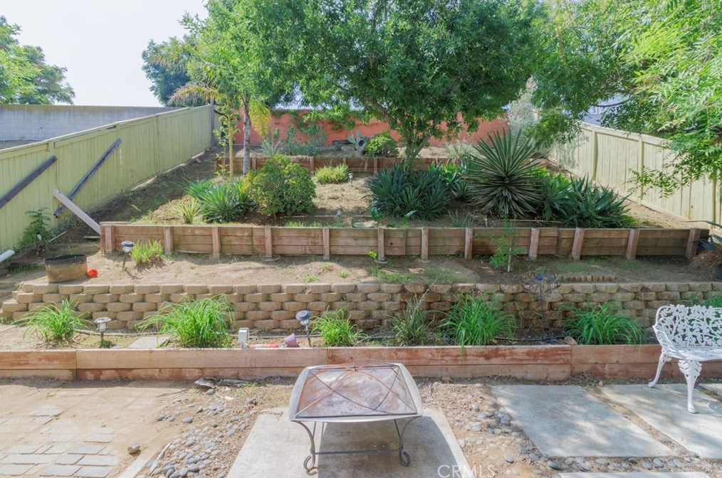 15481 Tobarra Rd, Fontana CA  92337-9059 exterior