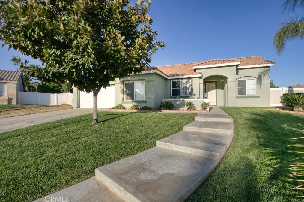 4579 Spring View Dr, Banning, CA 92220-3372