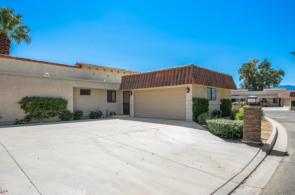 77365 Sawgrass Cir, Palm Desert, CA 92211-0742