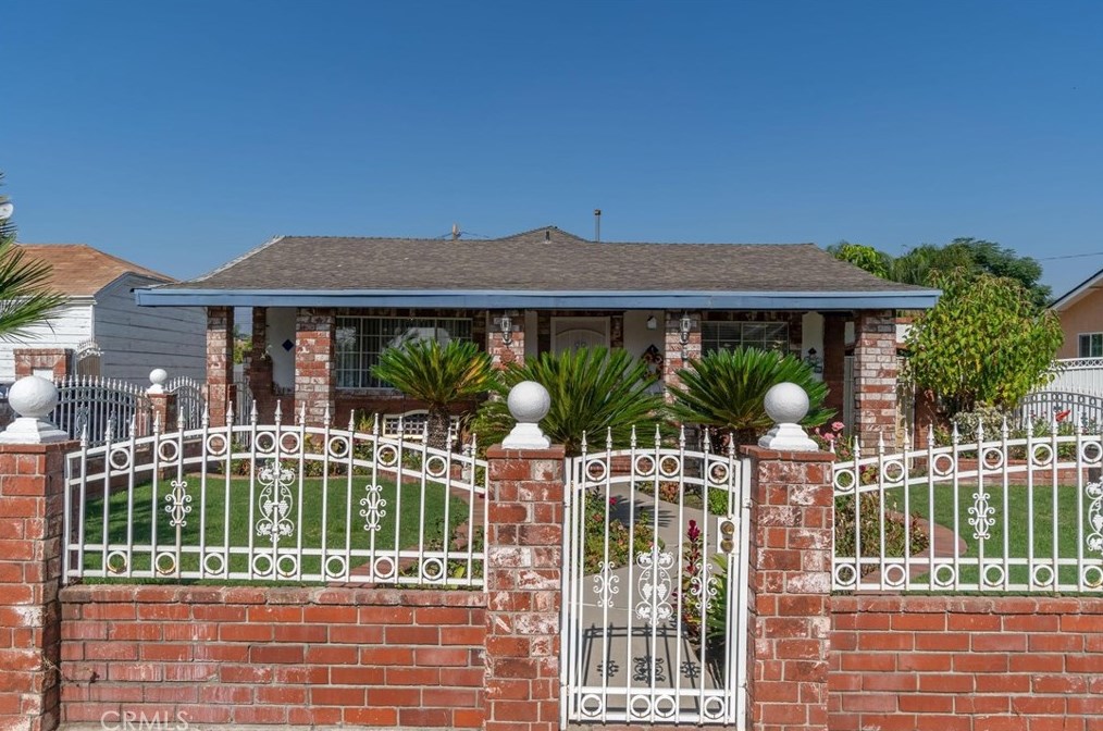 915 Orange Grove Ave, Colton, CA 92324
