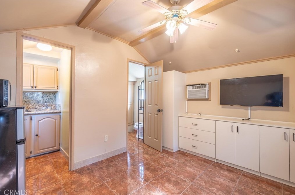 915 Orange Grv Ave, Colton CA  92324-2638 exterior