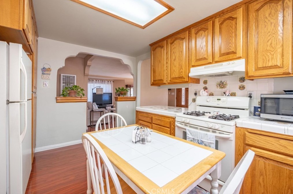 915 Orange Grv Ave, Colton CA  92324-2638 exterior