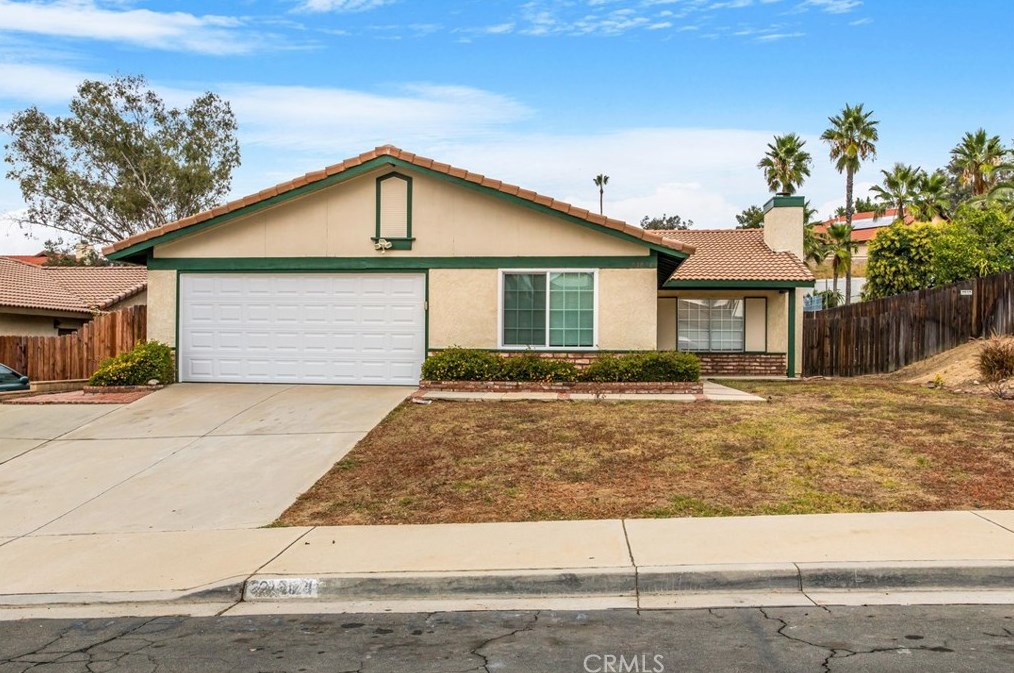 24824 Sunday Dr, Moreno Valley, CA 92557-5141