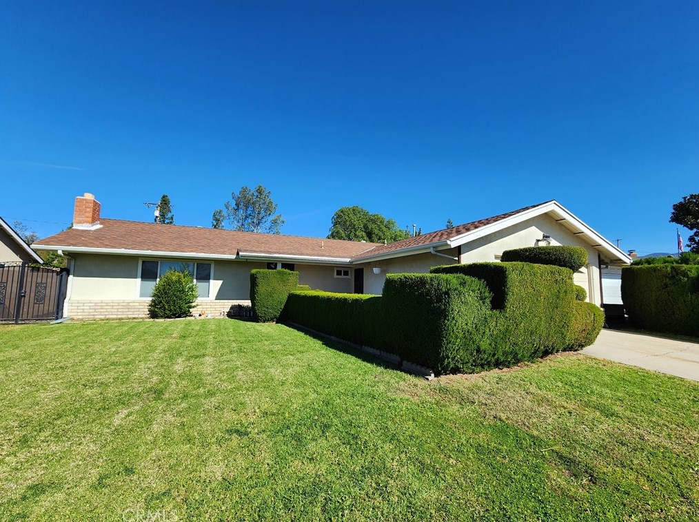 27864 Stratford St, Highland, CA 92346
