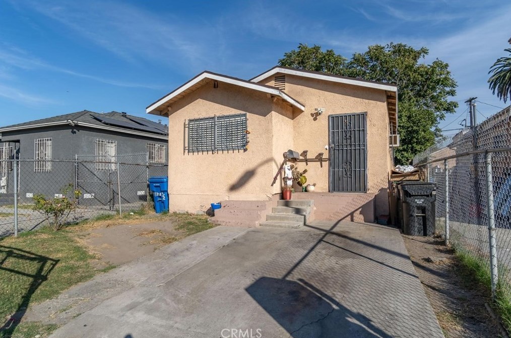 10616 Kalmia St, Los Angeles, CA 90002