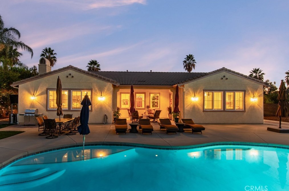 1739 6th Ave, Redlands CA  92374-6475 exterior