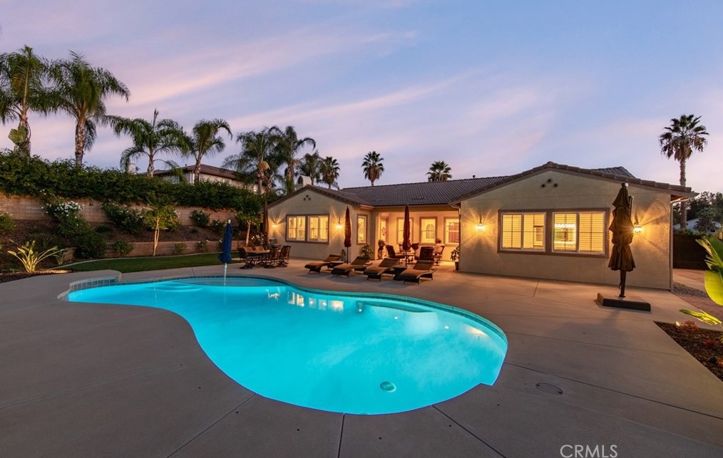 1739 6th Ave, Redlands CA  92374-6475 exterior