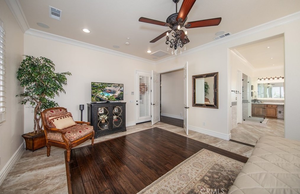 1739 6th Ave, Redlands CA  92374-6475 exterior