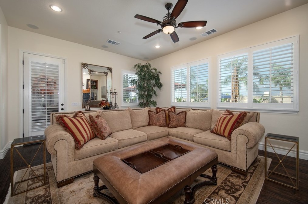 1739 6th Ave, Redlands CA  92374-6475 exterior