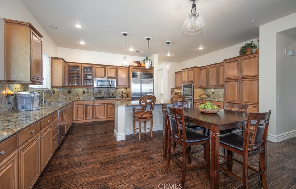 1739 6th Ave, Redlands CA  92374-6475 exterior