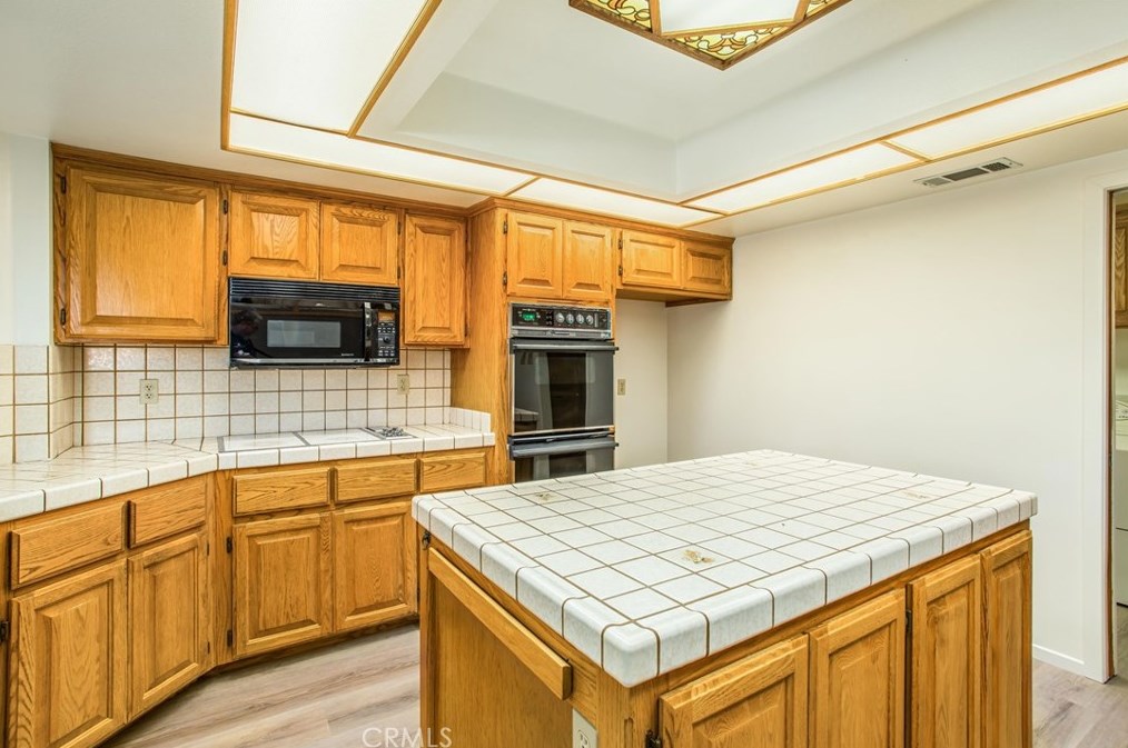 10410 Live Oak Ave, Beaumont CA  92223-4414 exterior