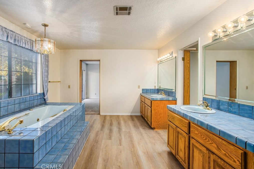 10410 Live Oak Ave, Beaumont CA  92223-4414 exterior