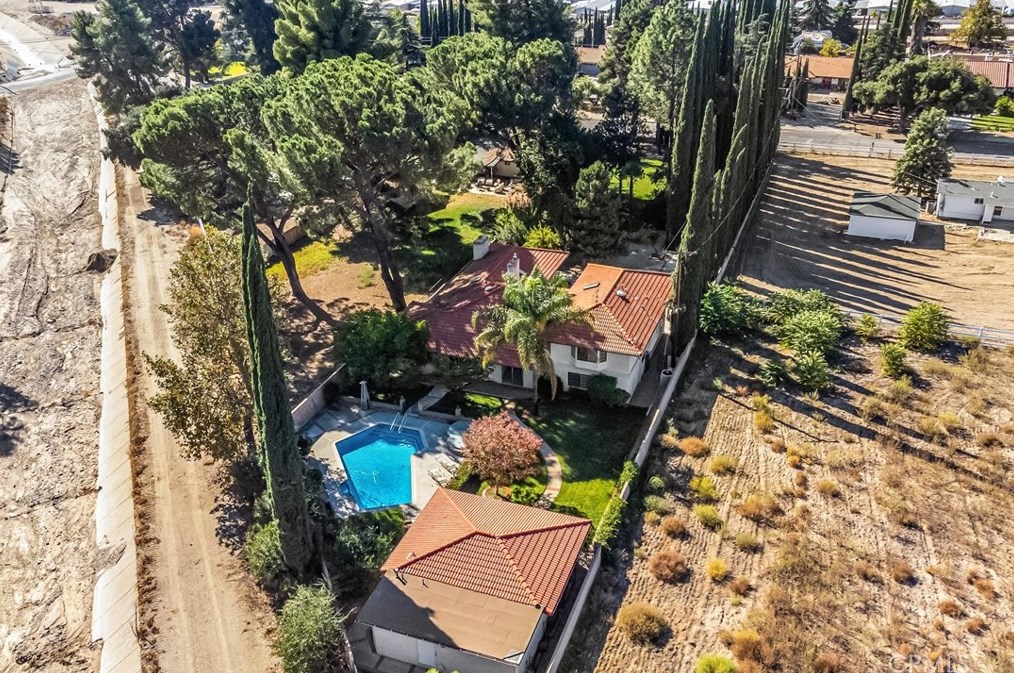 10410 Live Oak Ave, Beaumont CA  92223-4414 exterior