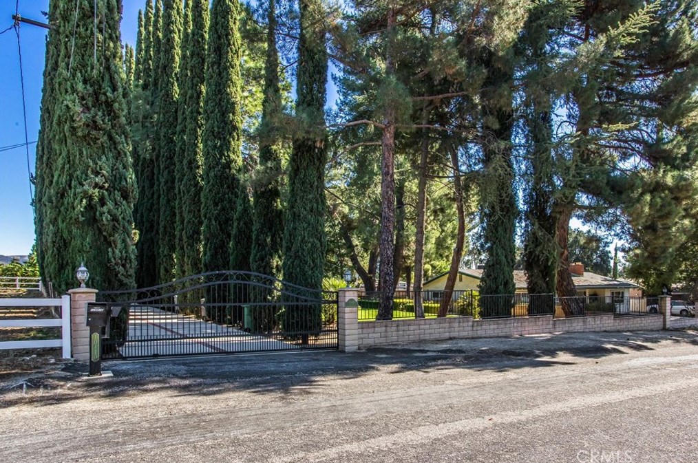 10410 Live Oak Ave, Beaumont, CA 92223-4414