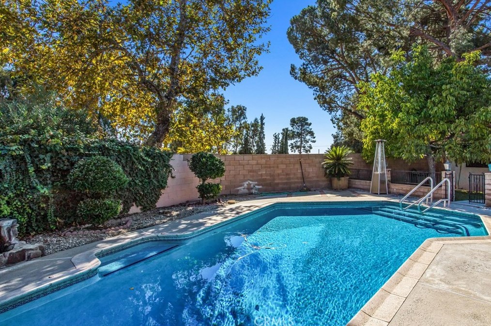 10410 Live Oak Ave, Beaumont CA  92223-4414 exterior