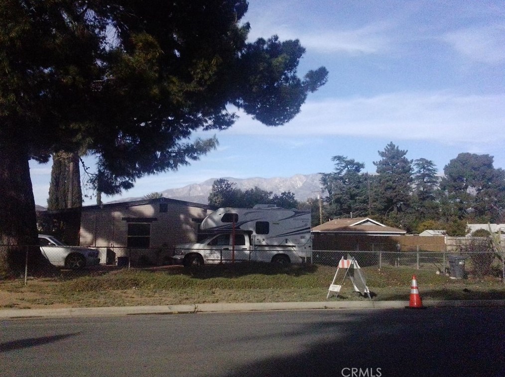 1002 Magnolia Ave, Beaumont CA  92223-1837 exterior