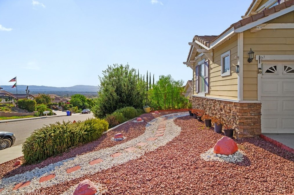 7572 Alta Vista, Highland, CA 92346