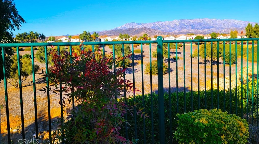 1182 Saguaro Rd, Beaumont, CA 92223