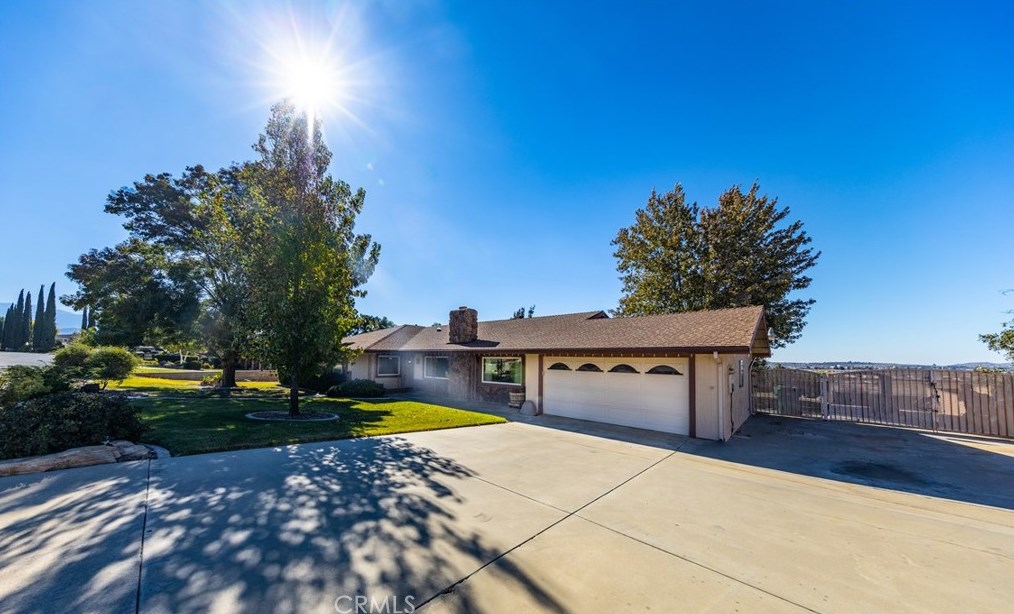 4474 Hillside Dr, Banning, CA 92220-1112