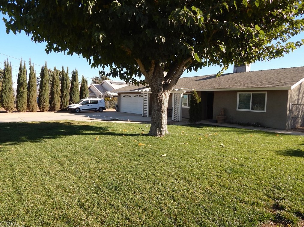 15163 Ash St, Hesperia, CA 92345