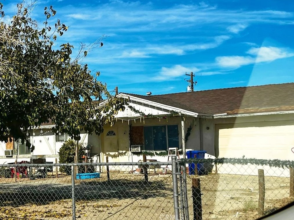 20988 Quileute Rd, Apple Valley, CA 92308-6434