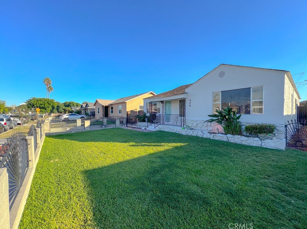 924 W Laurel St, Compton, CA 90220