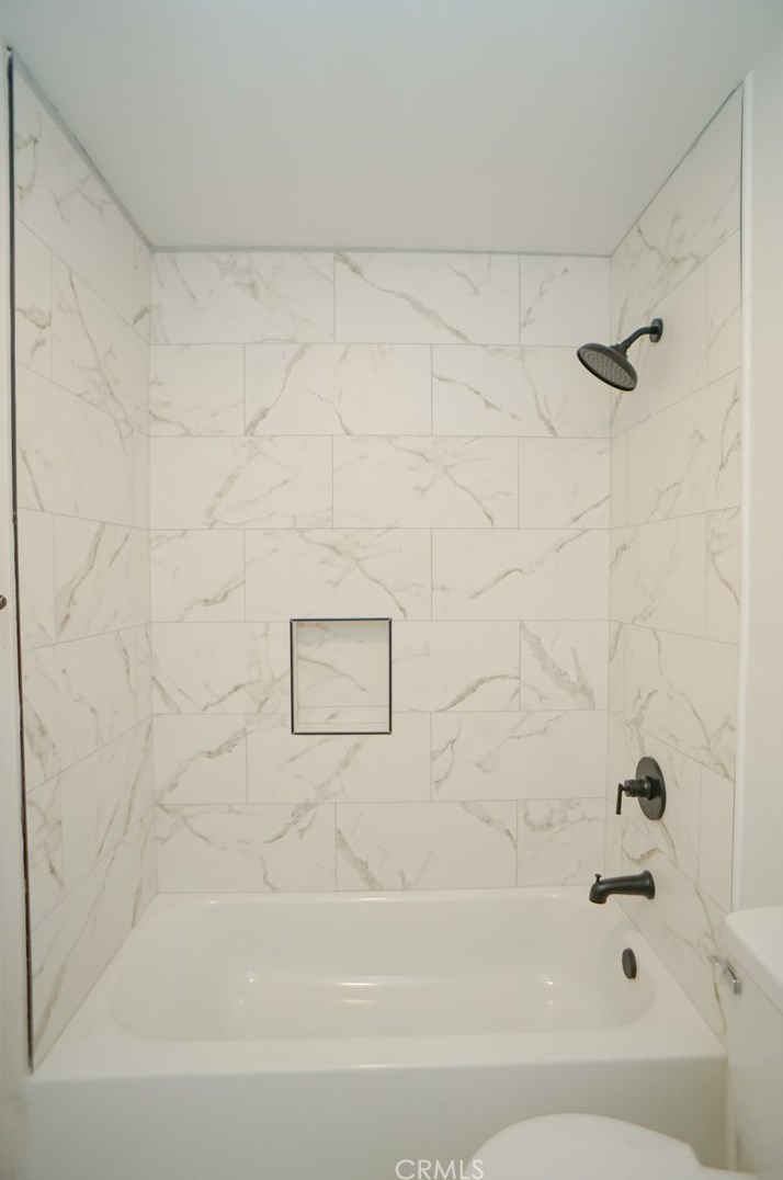 235 60 St, Los Angeles CA  90001-1120 exterior