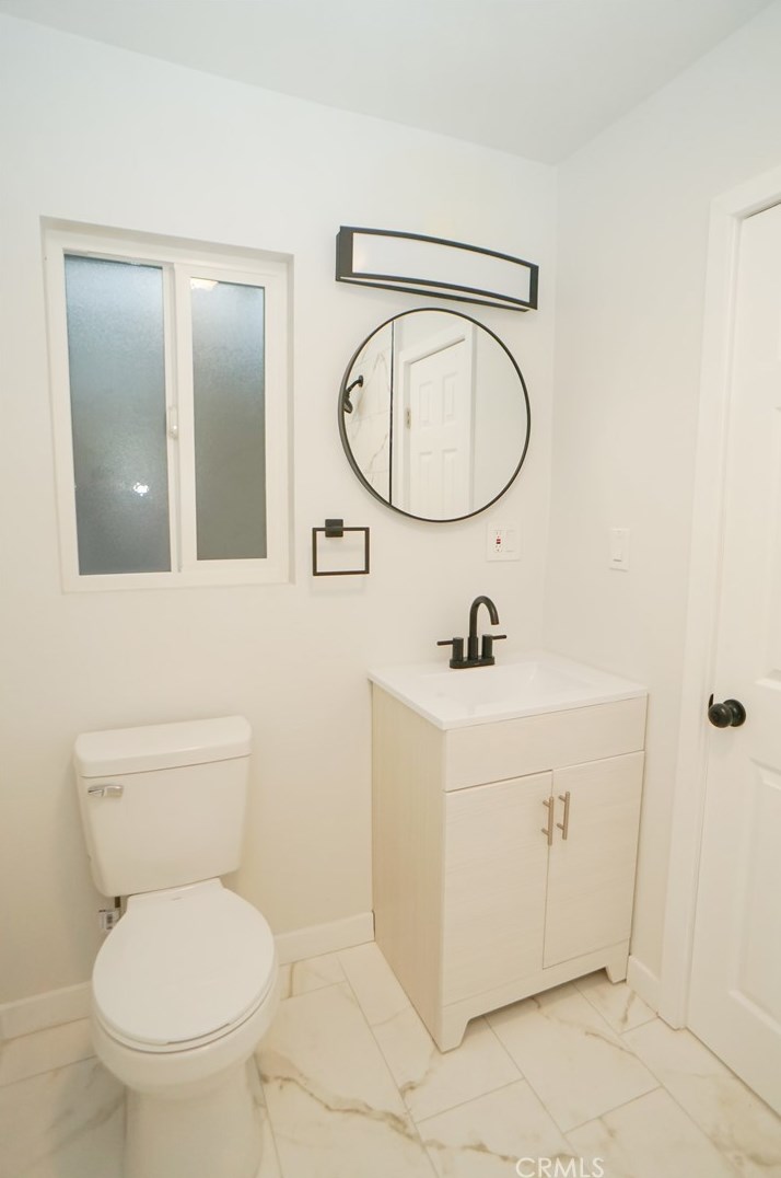 235 60 St, Los Angeles CA  90001-1120 exterior