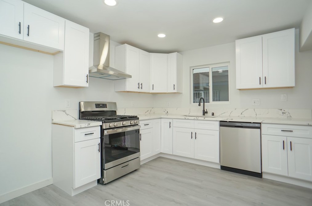 235 60 St, Los Angeles CA  90001-1120 exterior